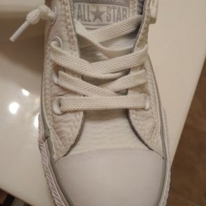 All white low top women's converse 6.5
